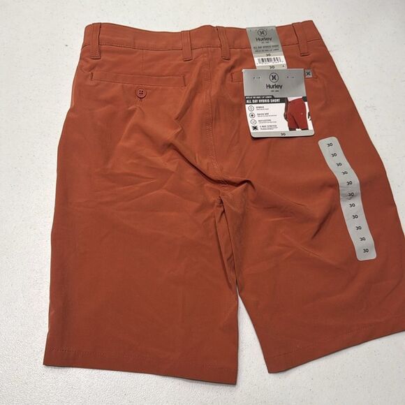 NWT- all day hybrid short, 20" length- size 30 Hurley Men's Hybrid Shorts - Picture 2 of 9